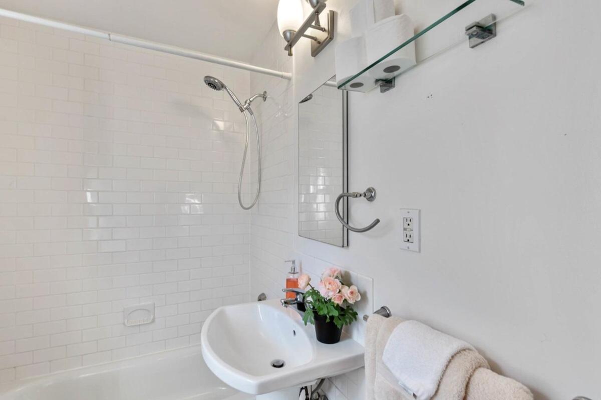 Beautiful 3br 2ba Colonial House By Cozysuites Alexandría
