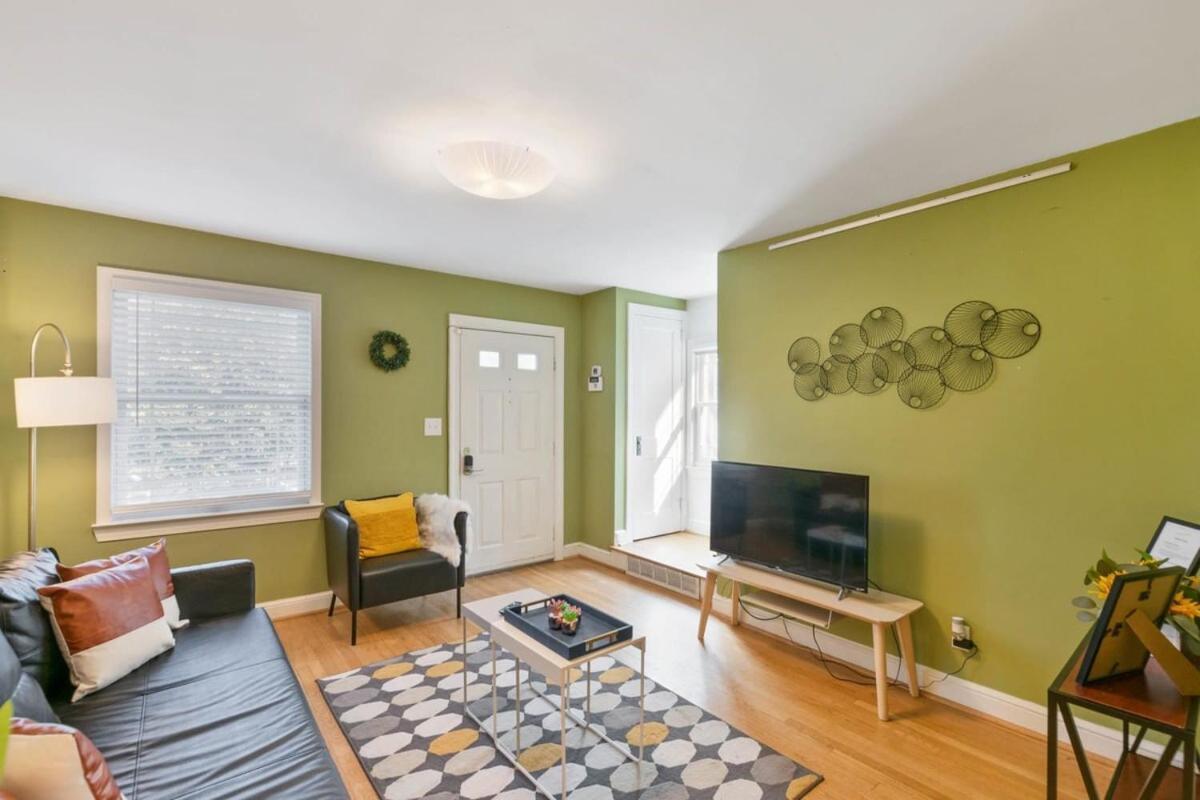 Ferienhaus Beautiful 3br 2ba Colonial House By Cozysuites Alexandria
