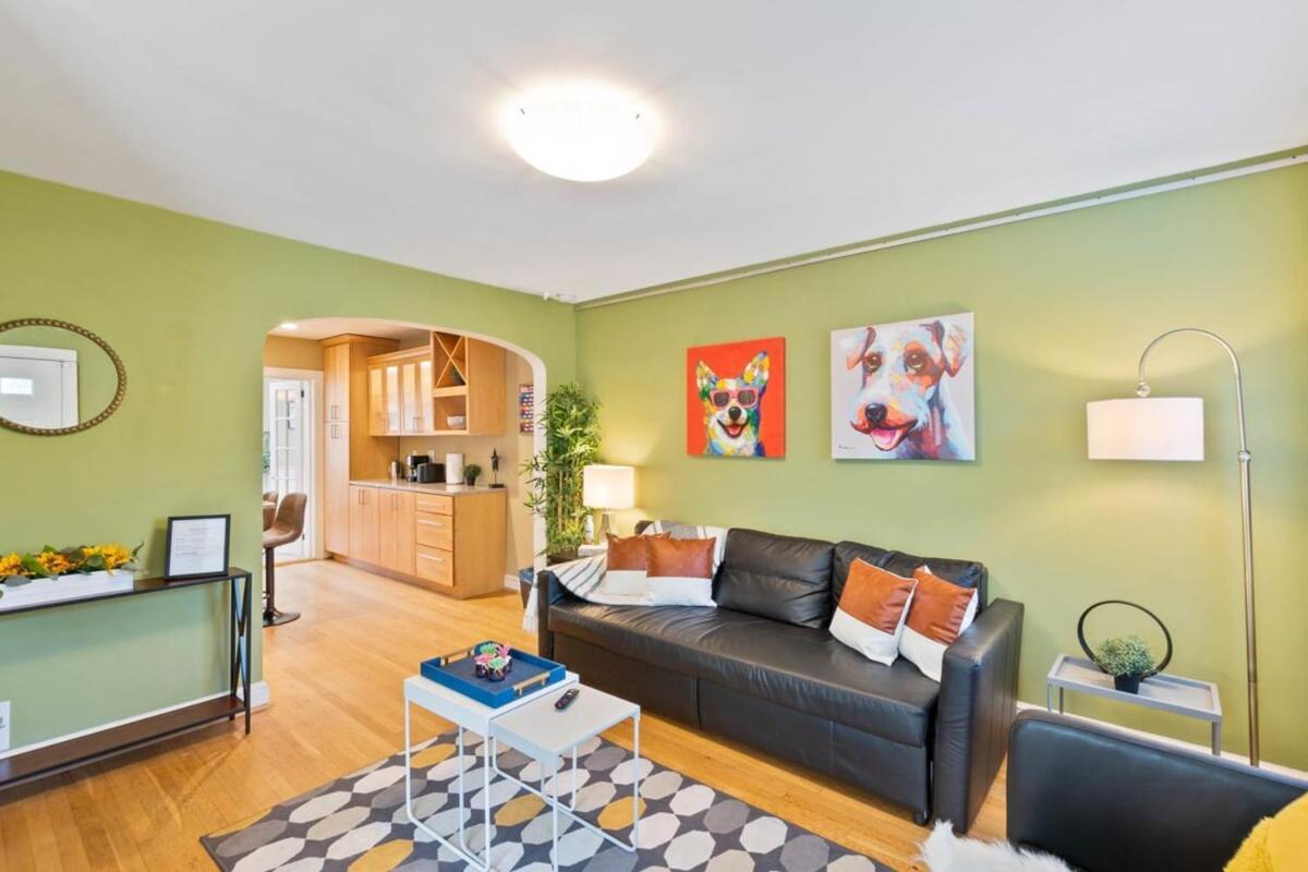 Beautiful 3br 2ba Colonial House By Cozysuites Ferienhaus *