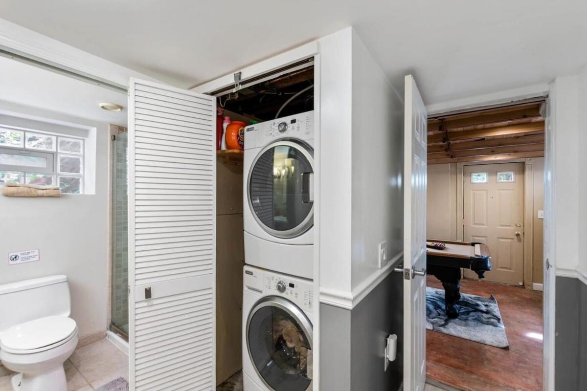 Beautiful 3br 2ba Colonial House By Cozysuites Alexandria
