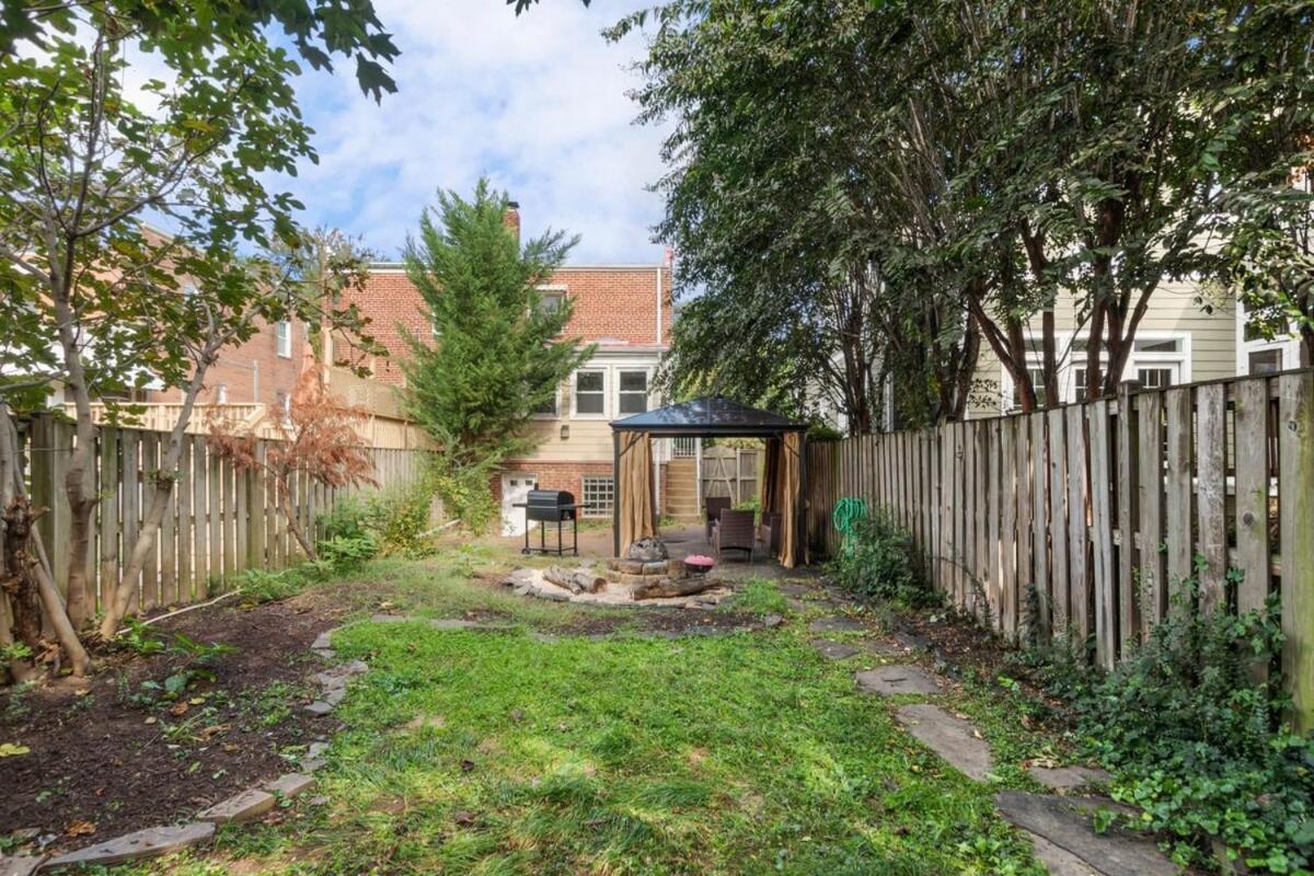 Beautiful 3br 2ba Colonial House By Cozysuites Alexandria